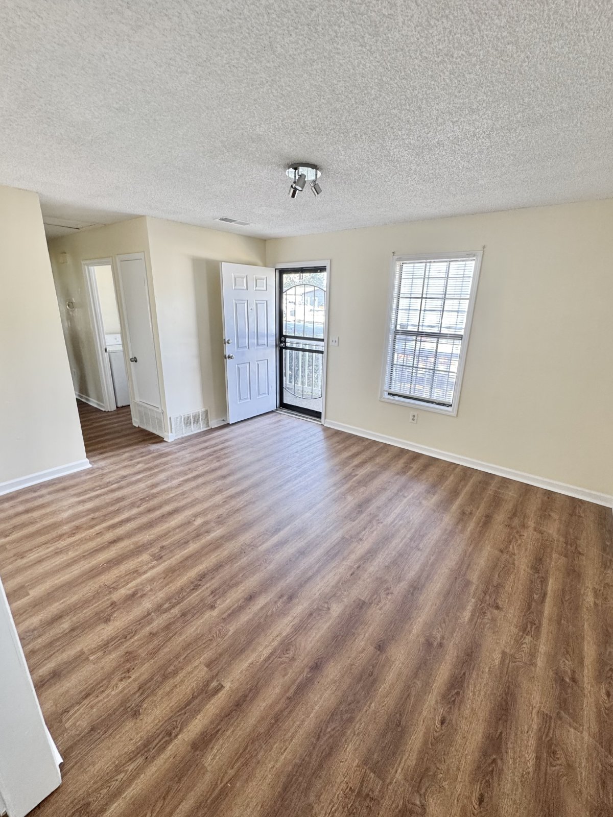 2955 Lake Park Road Memphis, TN 38127 property image