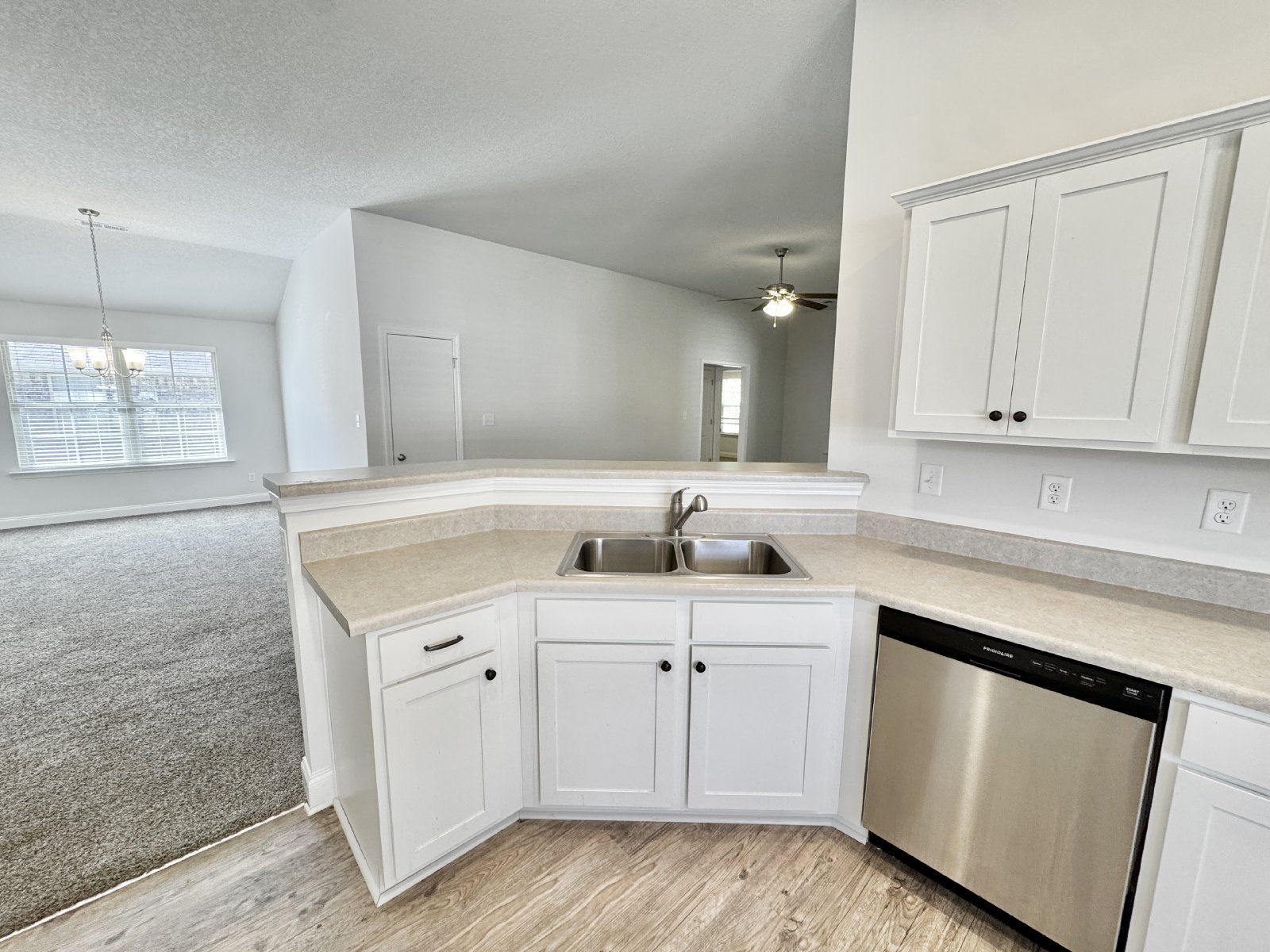 8437 Grayce Drive Southaven, Mississippi 38671 property image