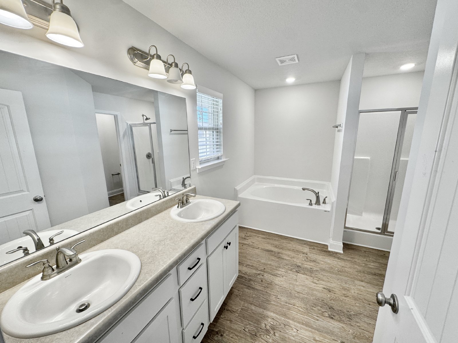 8437 Grayce Drive Southaven, Mississippi 38671 property image