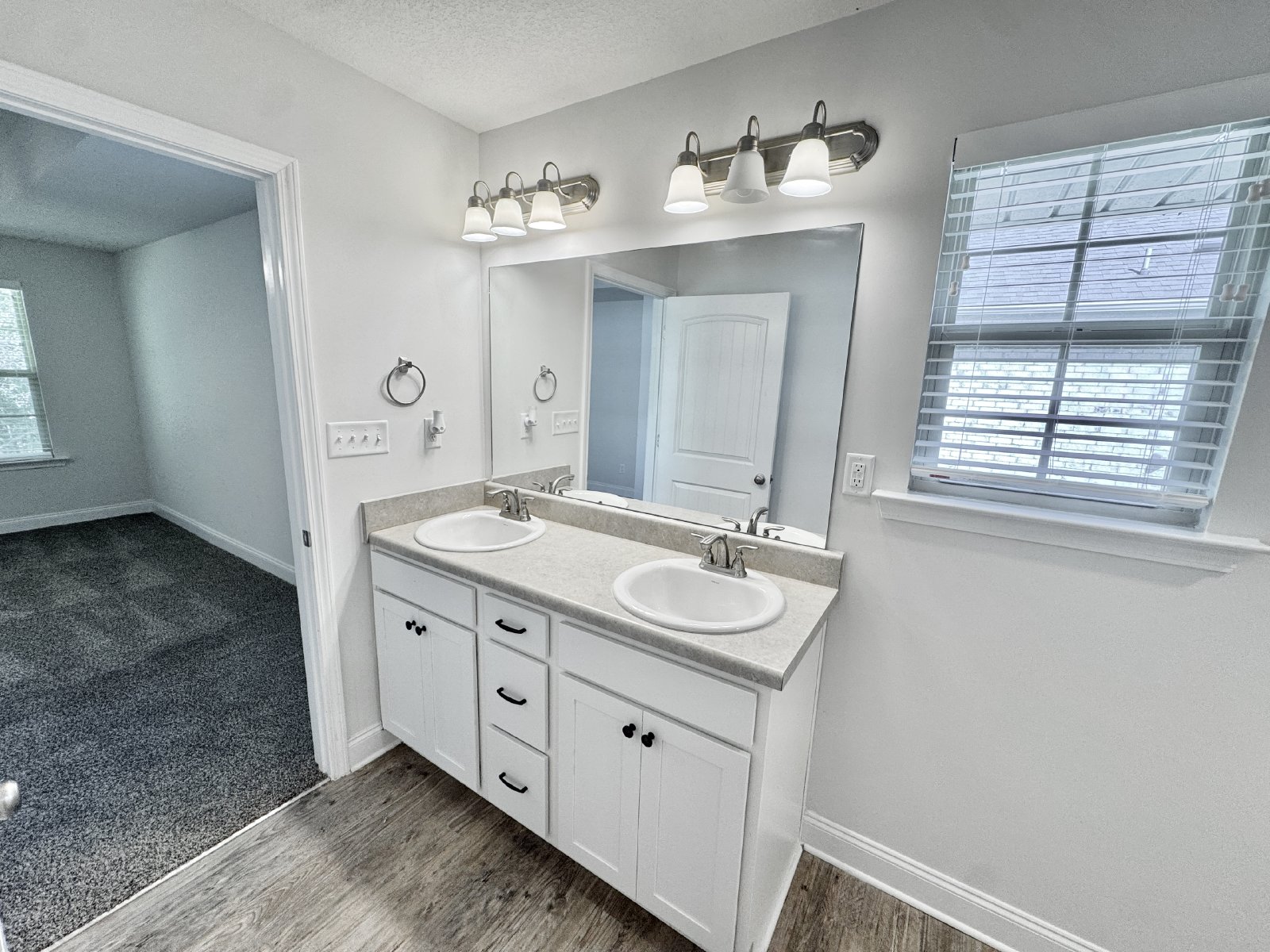 8437 Grayce Drive Southaven, Mississippi 38671 property image