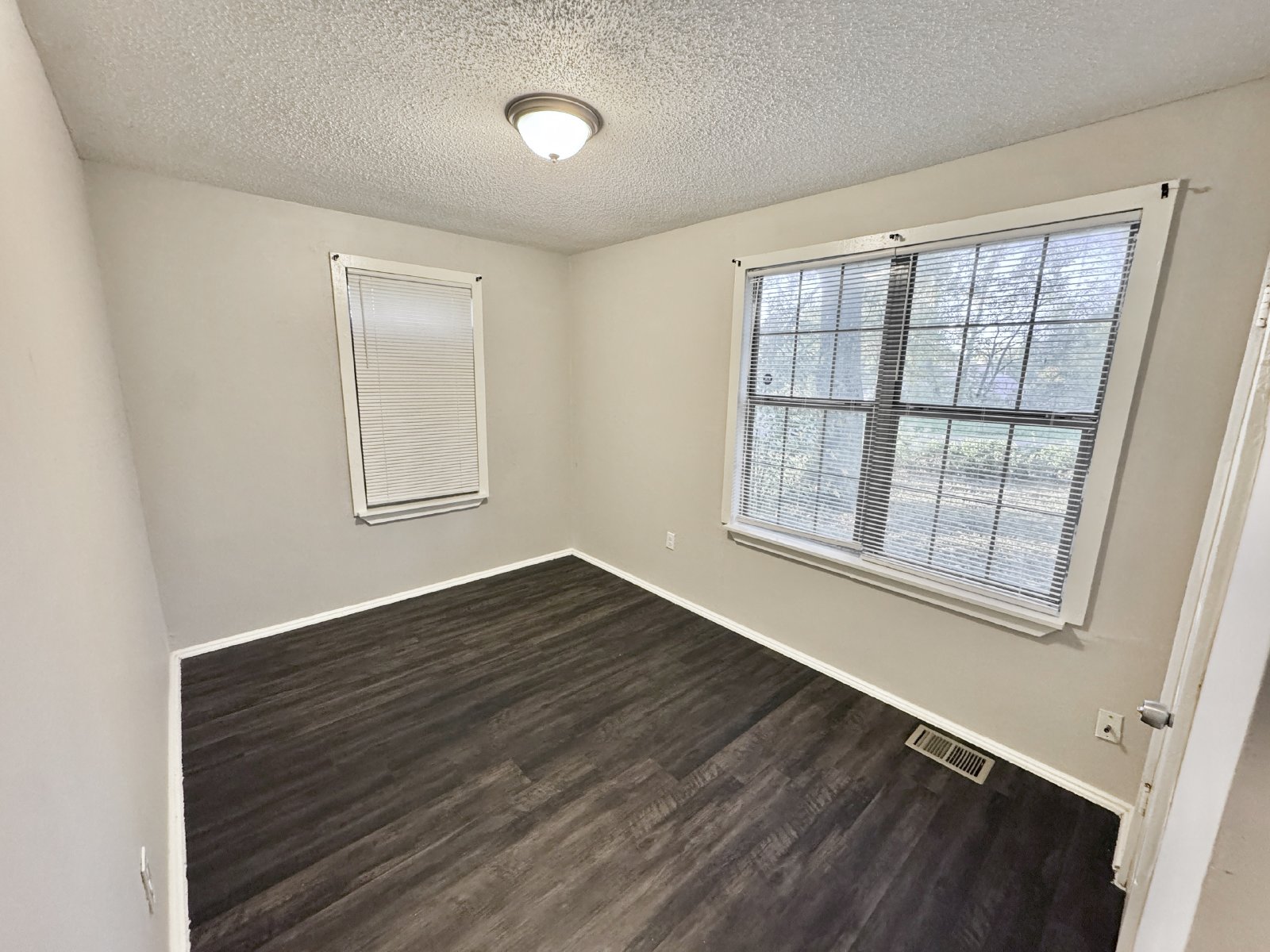 655 Granada Road Memphis, TN 38109 property image