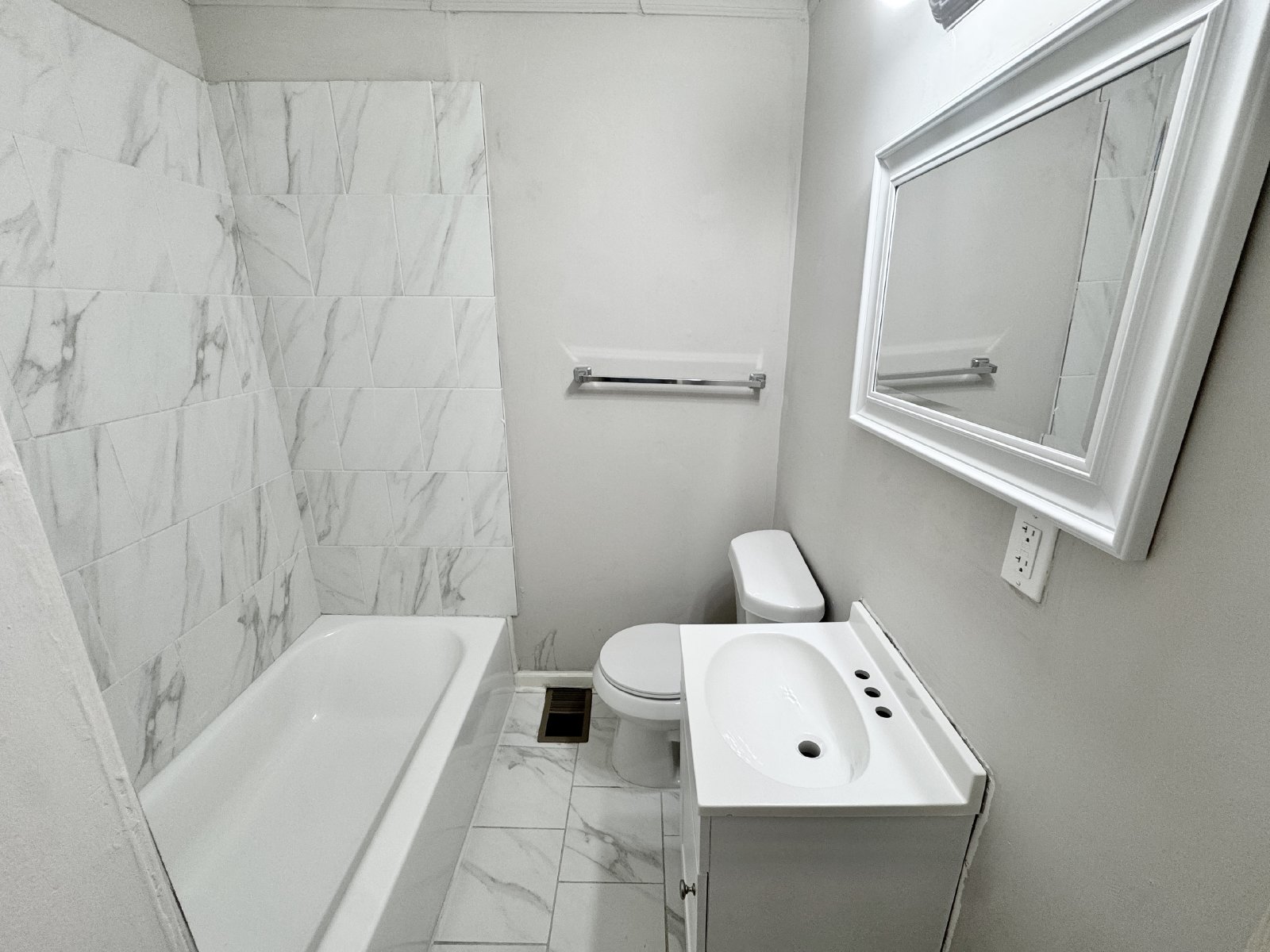 655 Granada Road Memphis, TN 38109 property image